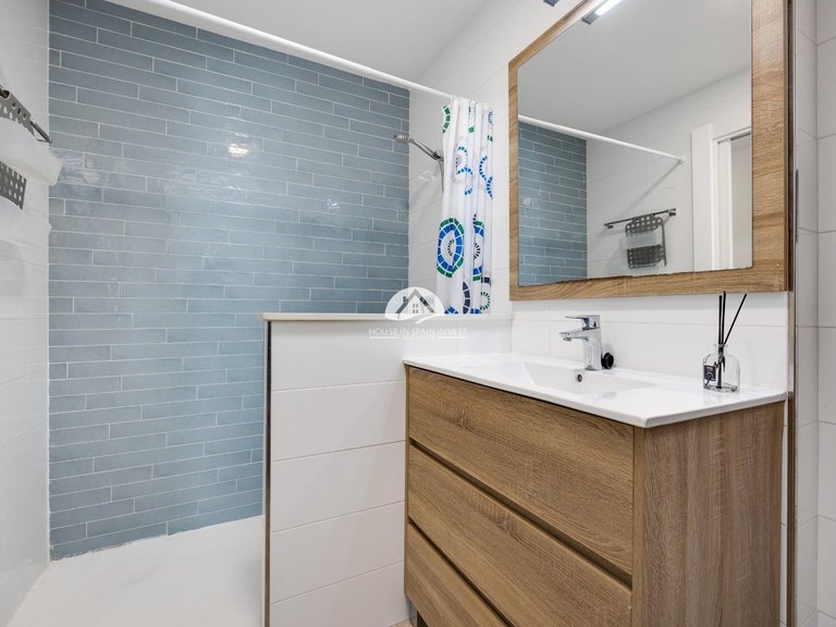 Apartment for Sale in Punta Prima Torrevieja, Alicante 23