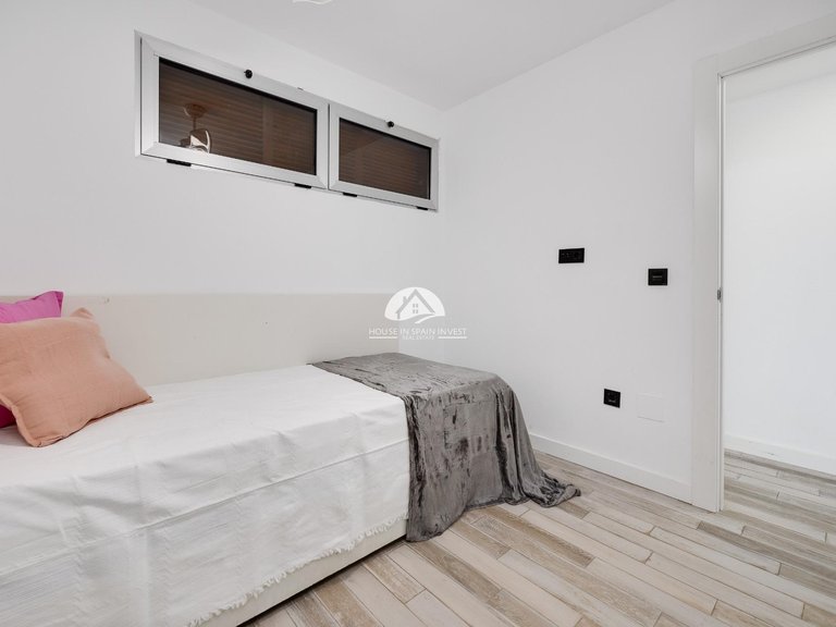 Apartment for Sale in Punta Prima Torrevieja, Alicante 25