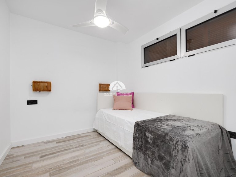 Apartment for Sale in Punta Prima Torrevieja, Alicante 27