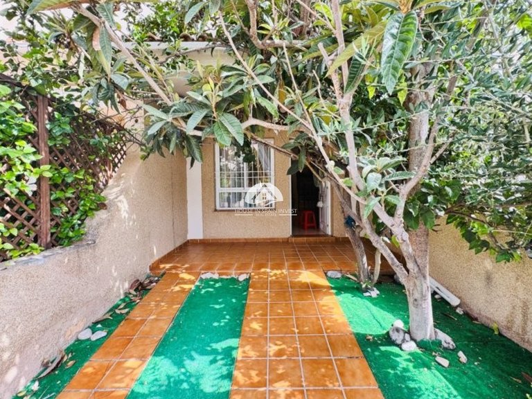 Town House for Sale in Aguas Nuevas - Sector 25 Torrevieja, Alicante 1