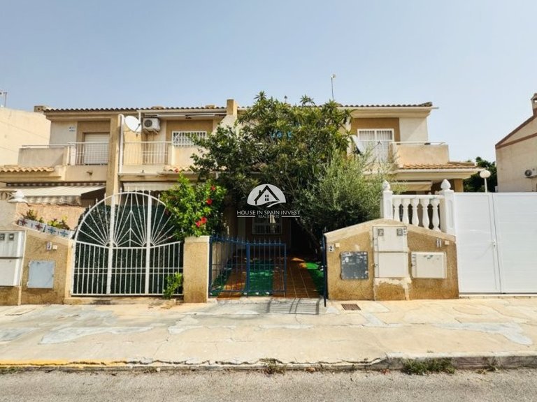 Town House for Sale in Aguas Nuevas - Sector 25 Torrevieja, Alicante 3