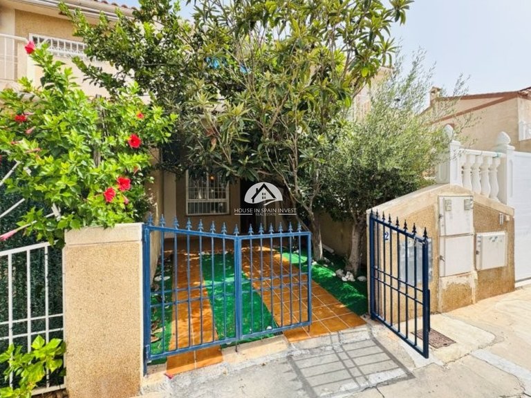 Town House for Sale in Aguas Nuevas - Sector 25 Torrevieja, Alicante 4