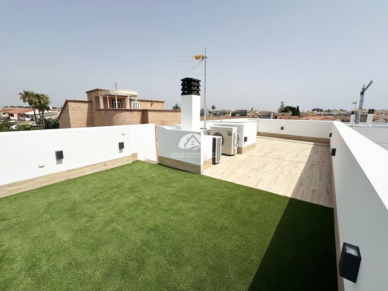 Villa for Sale in Torre de la Horadada Pilar De La Horadada, Alicante 1