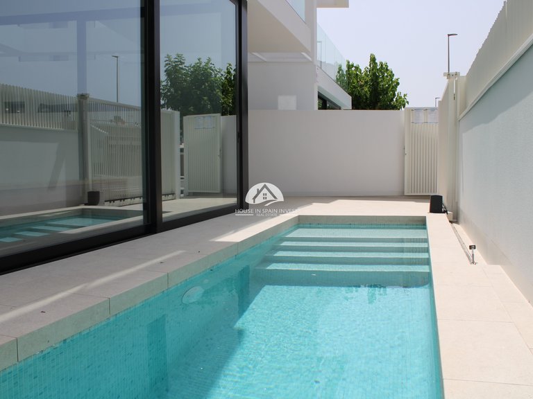 Villa for Sale in Torre de la Horadada Pilar De La Horadada, Alicante 2