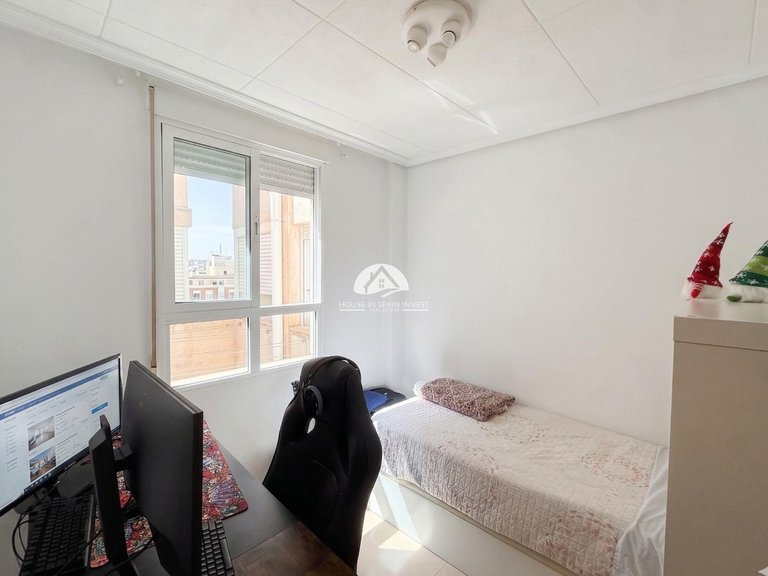 Apartment for Sale in Centro Torrevieja, Alicante 4