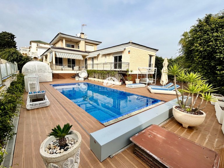 Villa for Sale in La Mata Torrevieja, Alicante 11