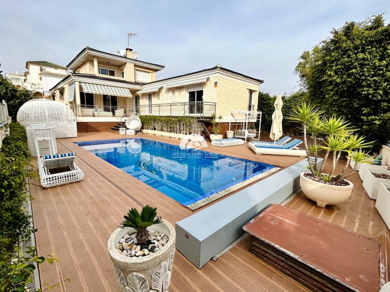 Villa for Sale in La Mata Torrevieja, Alicante 13
