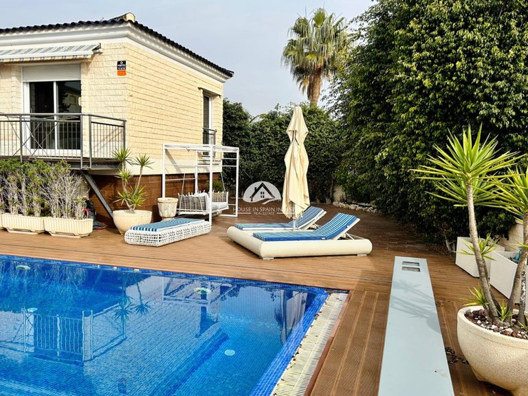 Villa for Sale in La Mata Torrevieja, Alicante 15