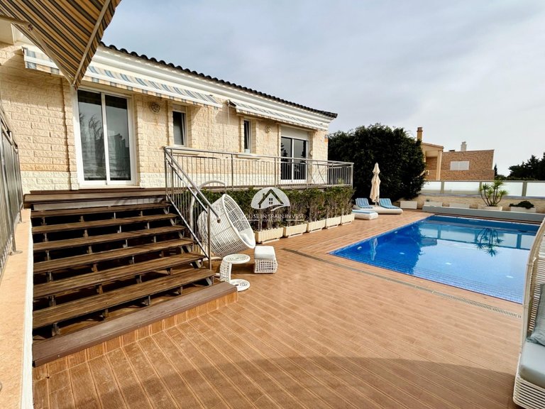 Villa for Sale in La Mata Torrevieja, Alicante 33