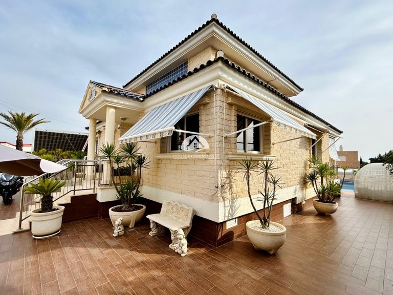 Villa for Sale in La Mata Torrevieja, Alicante 37