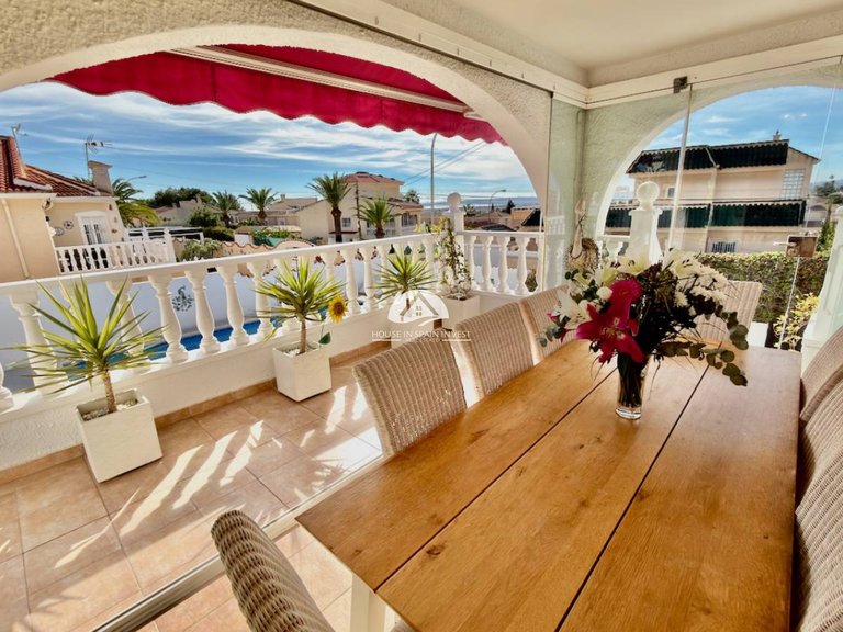 Villa for Sale in Ciudad Quesada Rojales - Ciudad Quesada, Alicante 2