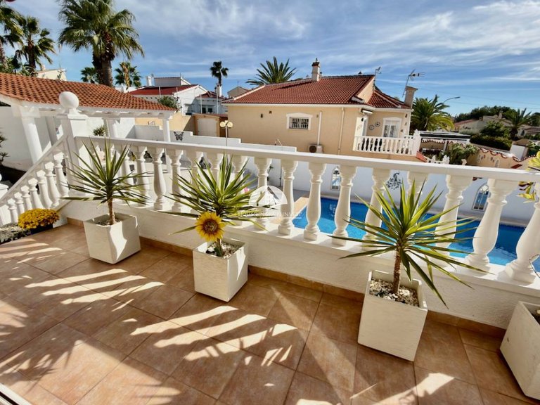 Villa for Sale in Ciudad Quesada Rojales - Ciudad Quesada, Alicante 4