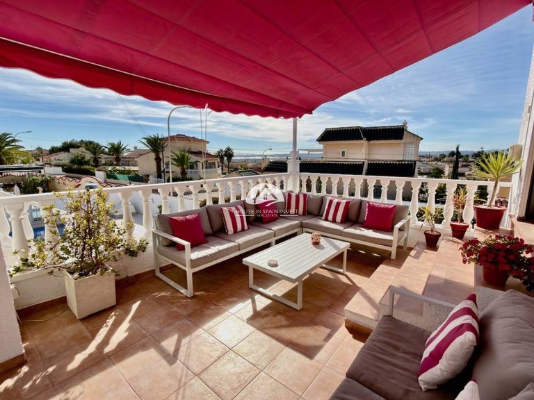 Villa for Sale in Ciudad Quesada Rojales - Ciudad Quesada, Alicante 17