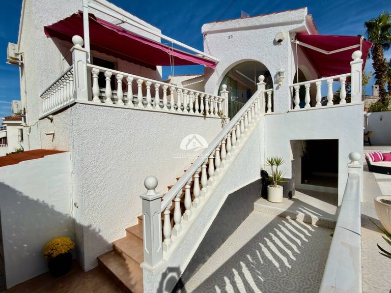 Villa for Sale in Ciudad Quesada Rojales - Ciudad Quesada, Alicante 23