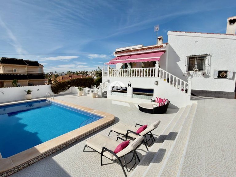 Villa for Sale in Ciudad Quesada Rojales - Ciudad Quesada, Alicante 25