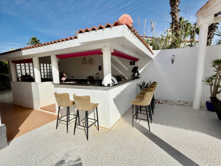Villa for Sale in Ciudad Quesada Rojales - Ciudad Quesada, Alicante 26