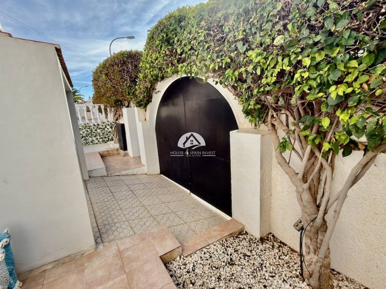 Villa for Sale in Ciudad Quesada Rojales - Ciudad Quesada, Alicante 34
