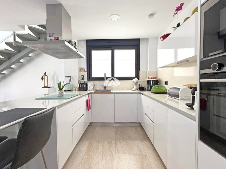 Villa for Sale in Villamartín - Las Filipinas Orihuela Costa, Alicante 7