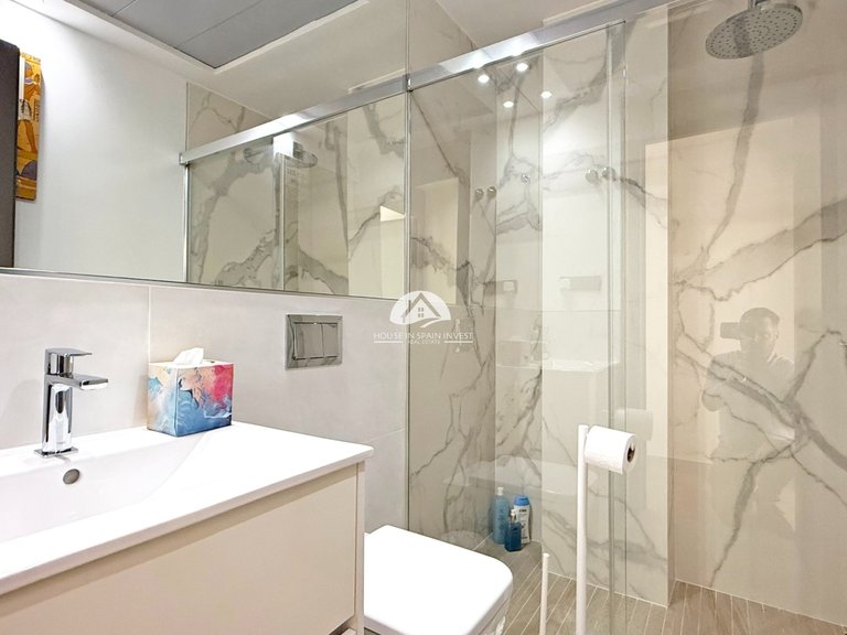 Villa for Sale in Villamartín - Las Filipinas Orihuela Costa, Alicante 11