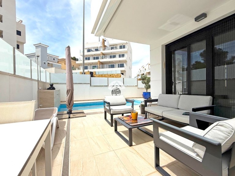 Villa for Sale in Villamartín - Las Filipinas Orihuela Costa, Alicante 12