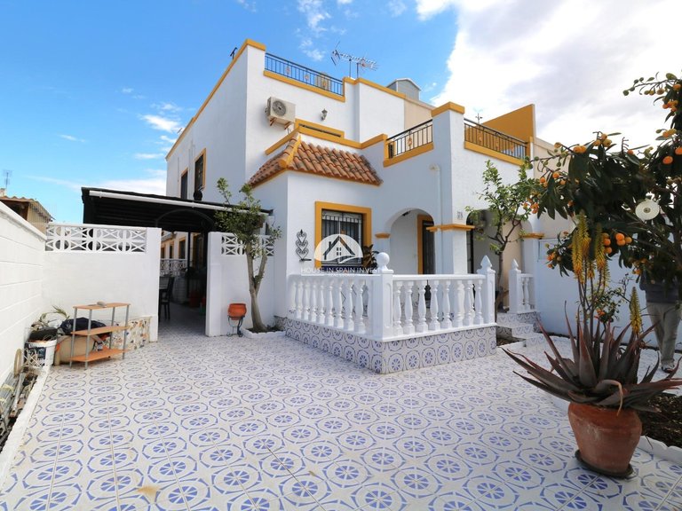 Villa for Sale in La Siesta - El Salado - Torreta Torrevieja, Alicante 1