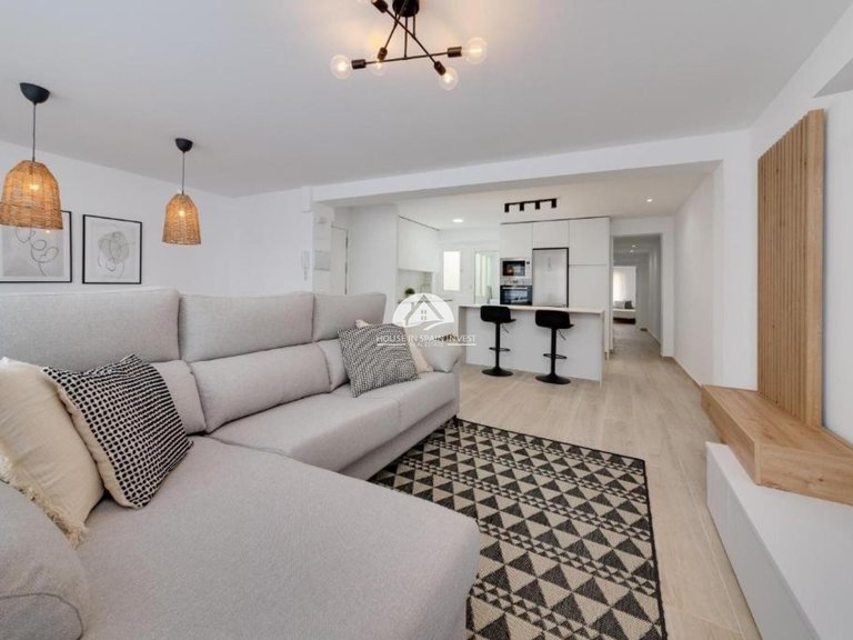 Apartment for Sale in Playa del Cura Torrevieja, Alicante 1