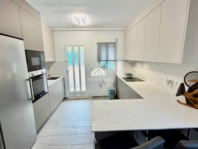 Villa for Sale in Ciudad Quesada Rojales - Ciudad Quesada, Alicante 2