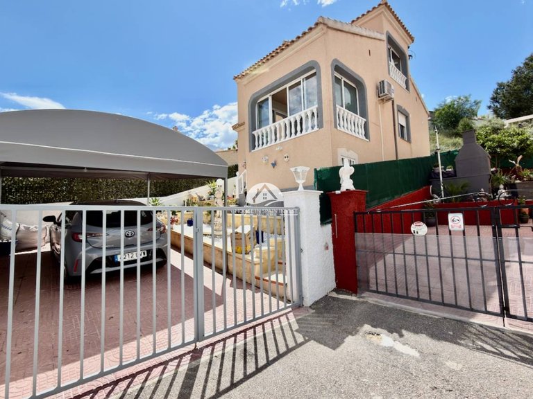 Villa for Sale in Ciudad Quesada Rojales - Ciudad Quesada, Alicante 17