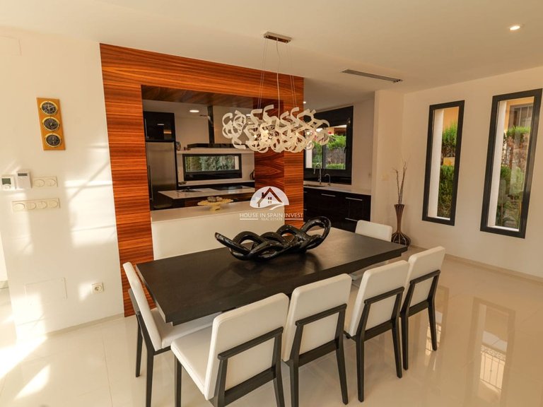 Villa for Sale in Torrevieja Torrevieja, Alicante 6