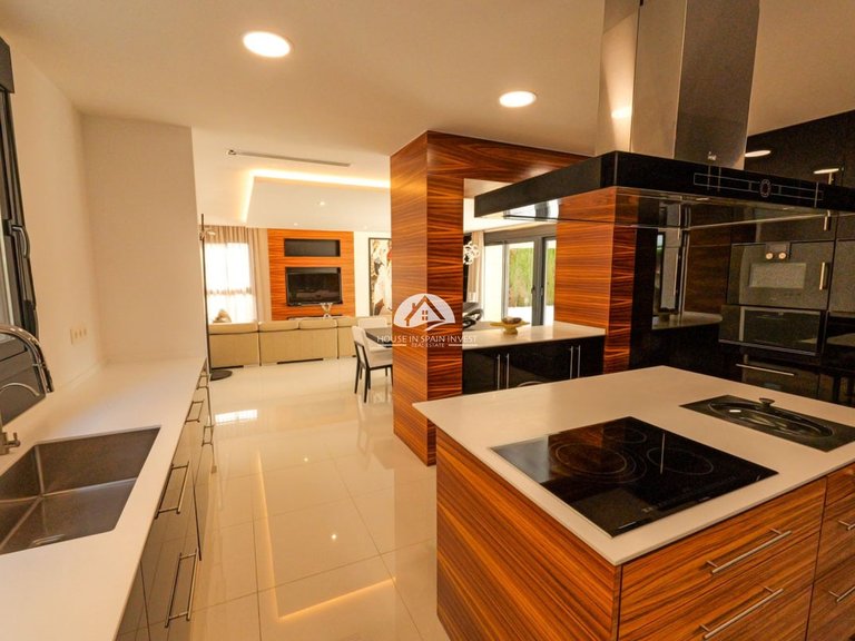 Villa for Sale in Torrevieja Torrevieja, Alicante 8