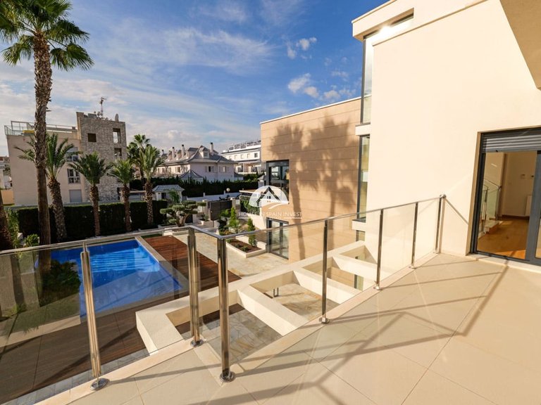 Villa for Sale in Torrevieja Torrevieja, Alicante 19