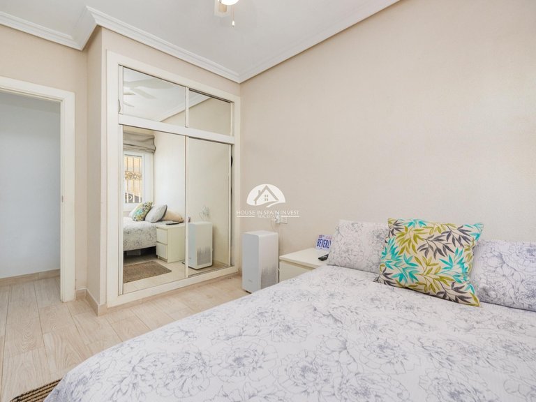 Apartment for Sale in El Acequión - Los Náufragos Torrevieja, Alicante 32