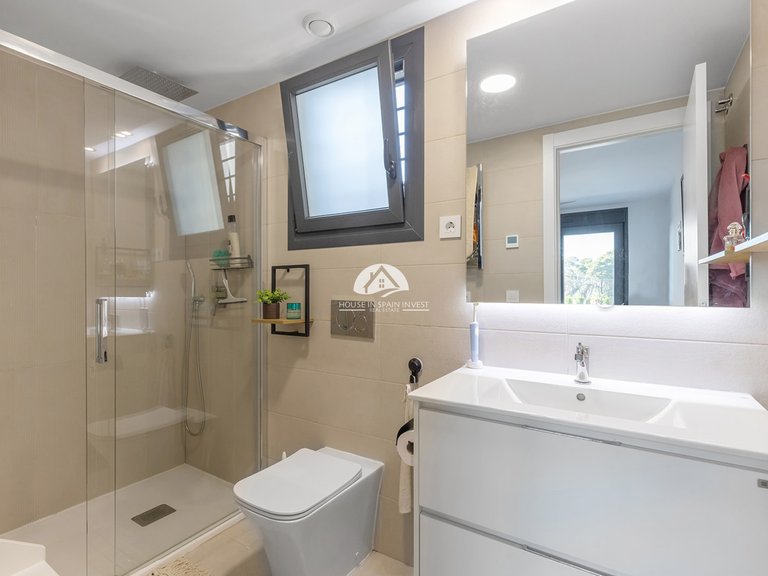 Apartment for Sale in Punta Prima Torrevieja, Alicante 30