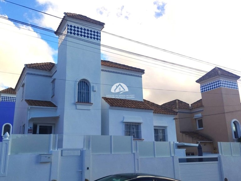 Villa for Sale in Villamartín - Las Filipinas San Miguel De Salinas, Alicante 48
