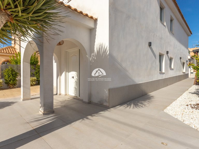 Villa for Sale in Los Balcones Torrevieja, Alicante 25