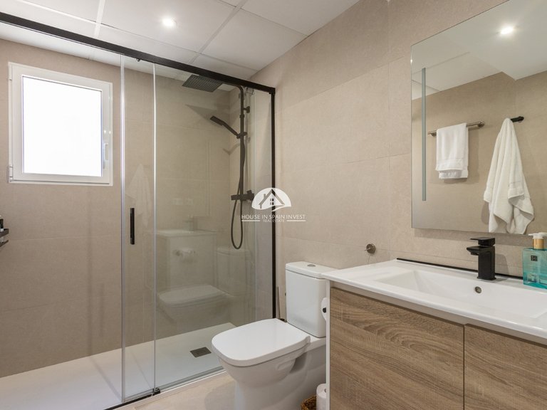 Villa for Sale in Los Balcones Torrevieja, Alicante 32