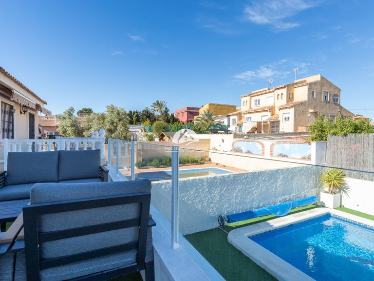 Villa for Sale in Los Balcones Torrevieja, Alicante 42