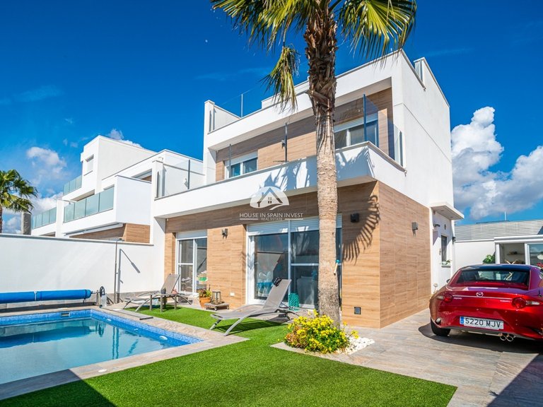 Villa for Sale in Pilar de la Horadada Pilar De La Horadada, Alicante 1