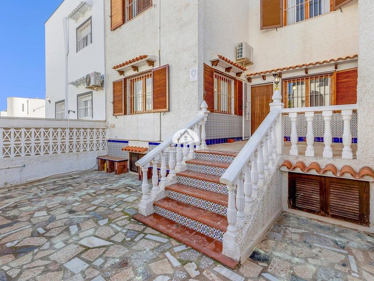 Town House for Sale in Nueva Torrevieja Torrevieja, Alicante 1