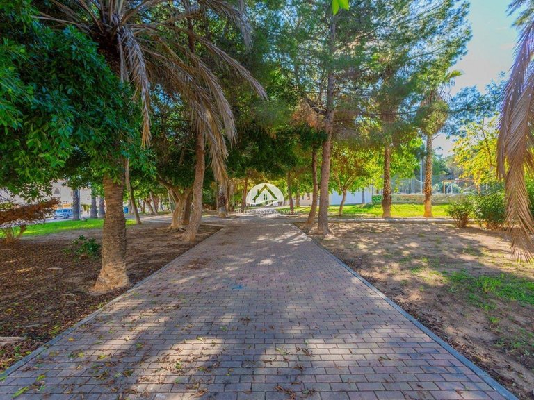 Town House for Sale in Nueva Torrevieja Torrevieja, Alicante 46
