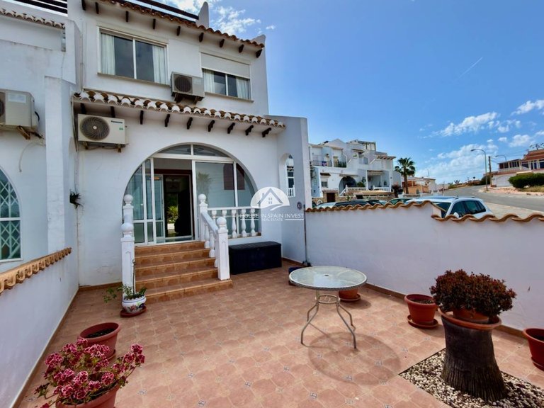 Villa for Sale in Ciudad Quesada Rojales - Ciudad Quesada, Alicante 1