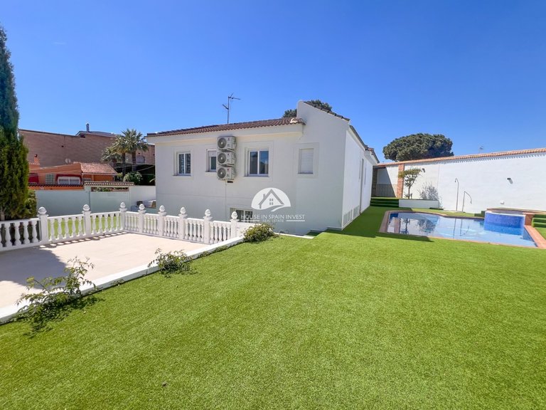 Villa for Sale in Los Balcones Torrevieja, Alicante 2