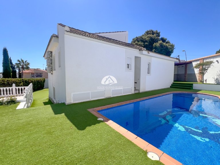 Villa for Sale in Los Balcones Torrevieja, Alicante 11
