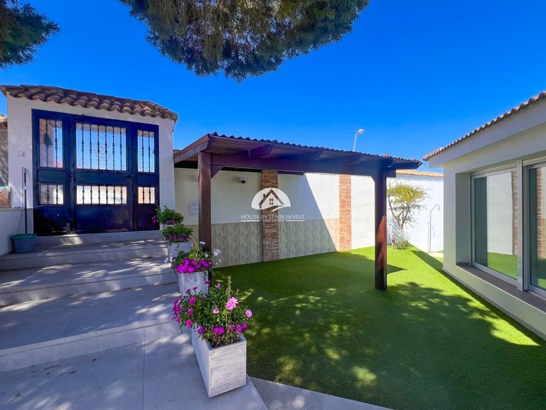 Villa for Sale in Los Balcones Torrevieja, Alicante 16