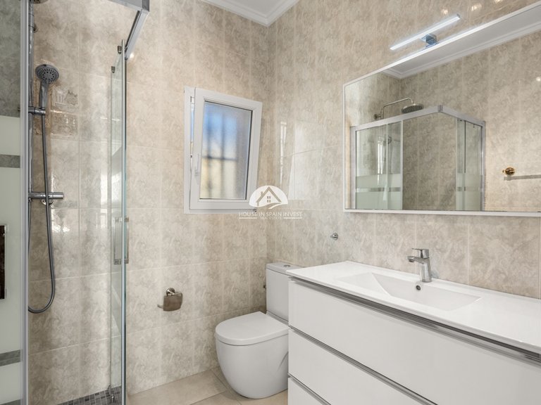 Villa for Sale in Ciudad Quesada Rojales - Ciudad Quesada, Alicante 17