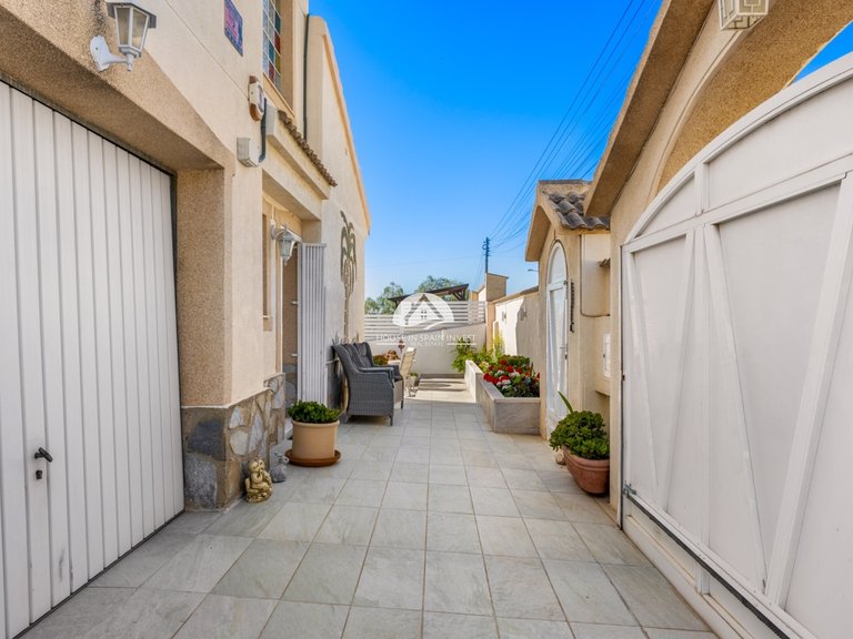 Villa for Sale in Ciudad Quesada Rojales - Ciudad Quesada, Alicante 41