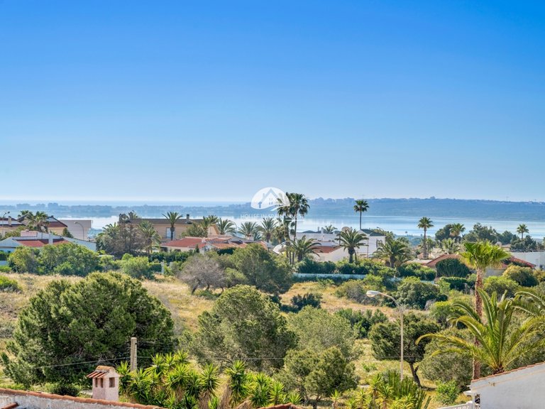Villa for Sale in Ciudad Quesada Rojales - Ciudad Quesada, Alicante 45