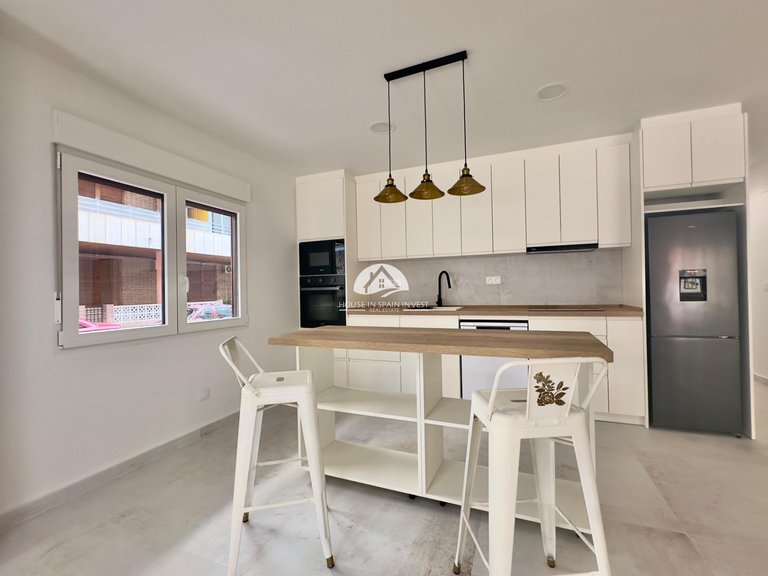 Apartment for Sale in El Acequión - Los Náufragos Torrevieja, Alicante 1