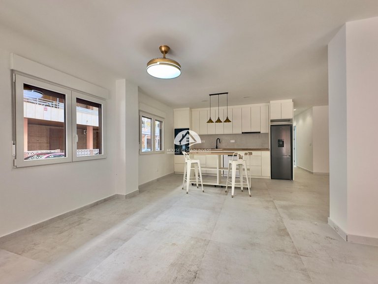 Apartment for Sale in El Acequión - Los Náufragos Torrevieja, Alicante 2