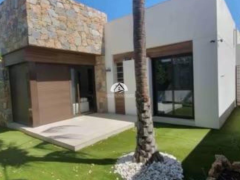 Villa for Sale in Lomas de Cabo Roig Orihuela Costa, Alicante 7